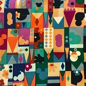 DISNEY “SMALL WORLD” MM & MN LULAROE TC LEGGINGS
